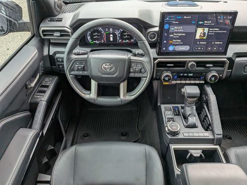 Used 2026 Toyota 4Runner Limited AWD/4WD image 18