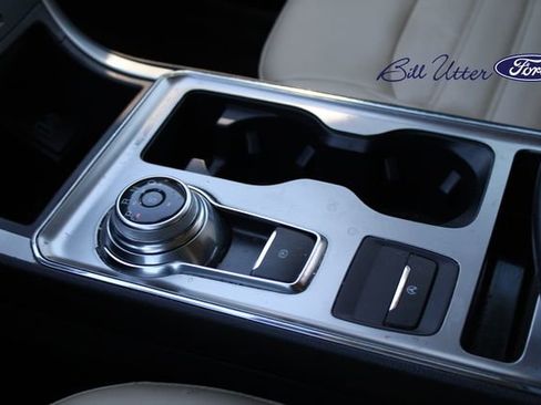 Certified 2022 Ford Edge SEL w/ Convenience Package image 17