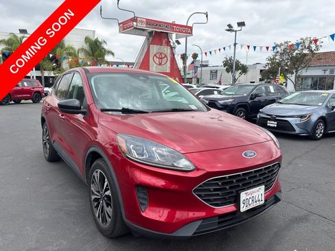 Used 2022 Ford Escape SE w/ SE Sport Appearance Package FWD image 1