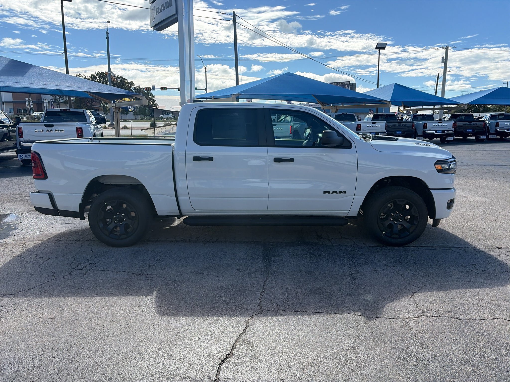 New 2027 RAM 1500 Express AWD/4WD image 4