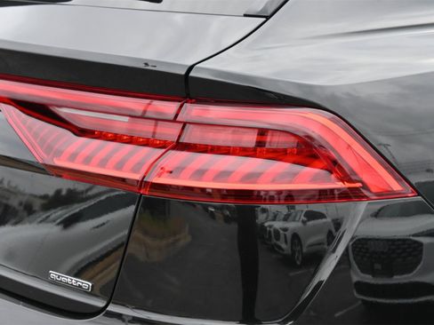 Used 2022 Audi Q8 Premium Plus image 19