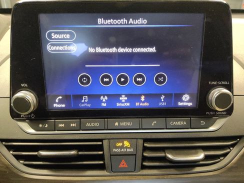 Used 2024 Nissan Altima 2.5 SV image 25