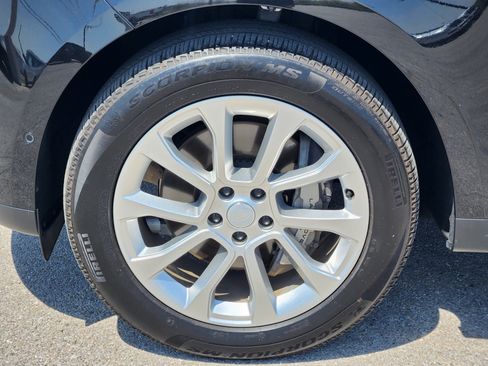 Used 2025 Land Rover Range Rover Sport SE AWD/4WD image 10