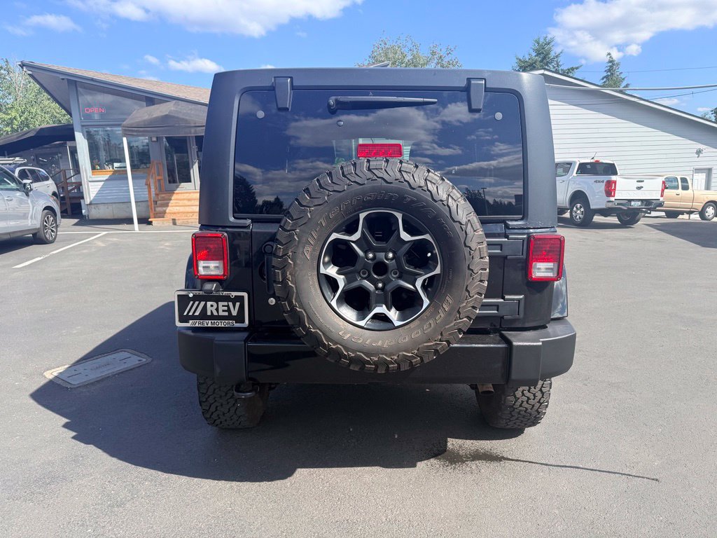 Used 2018 Jeep Wrangler Unlimited Sahara AWD/4WD image 4