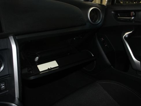 Used 2017 Toyota 86 image 22
