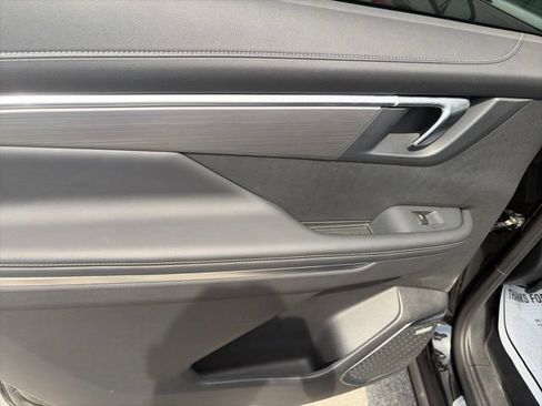 Used 2026 Buick Enclave Preferred AWD/4WD image 12