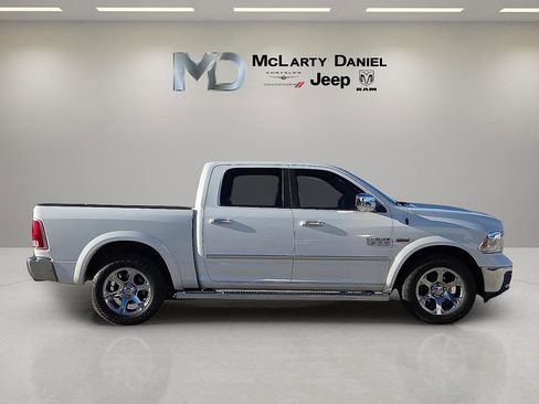 Used 2017 RAM 1500 Laramie w/ Convenience Group image 6