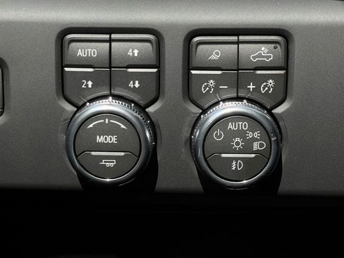 Used 2026 GMC Sierra 3500 Denali w/ Denali Reserve Package AWD/4WD image 26