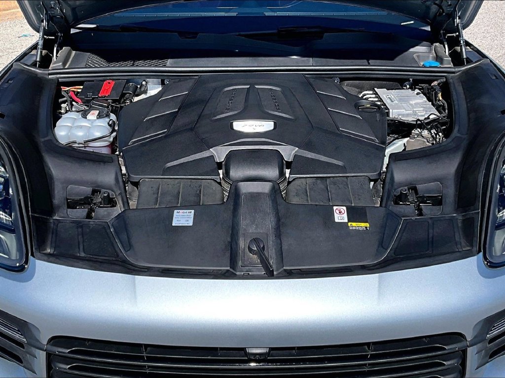 Certified 2023 Porsche Cayenne S AWD/4WD image 23