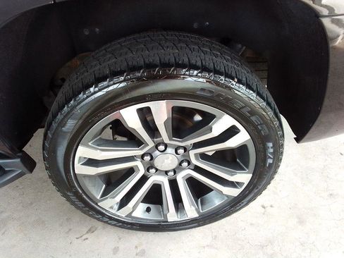 Used 2018 Chevrolet Tahoe LT image 28