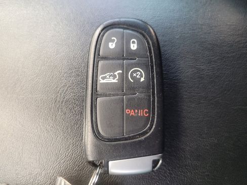 Used 2019 Jeep Cherokee High Altitude AWD/4WD image 32