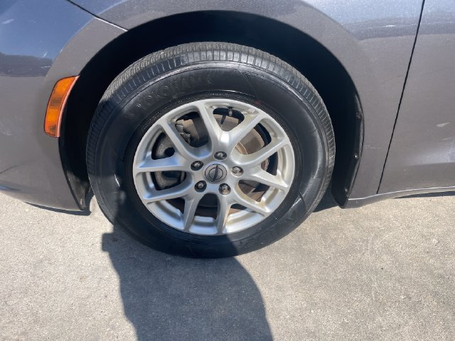 Used 2021 Chrysler Pacifica Touring-L FWD image 29
