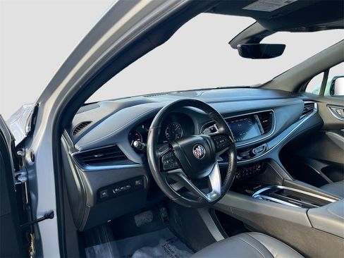 Used 2022 Buick Enclave Premium image 9