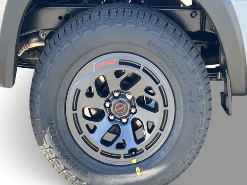 New 2026 Nissan Frontier PRO-4X w/ Tow Package AWD/4WD image 6