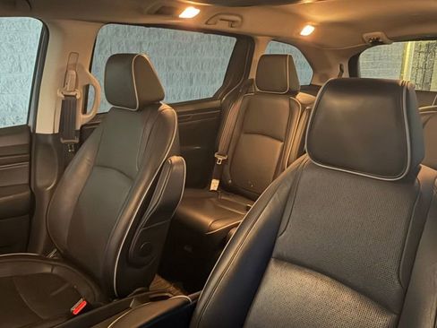 Used 2025 Honda Odyssey Elite image 2