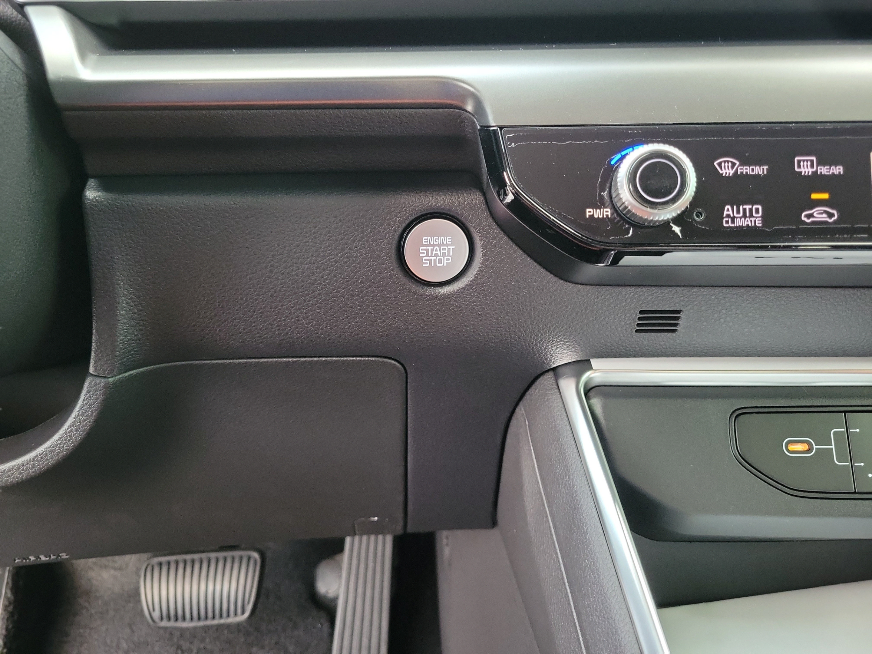 New 2027 Kia Carnival SX w/ Dark Edition Package FWD image 24