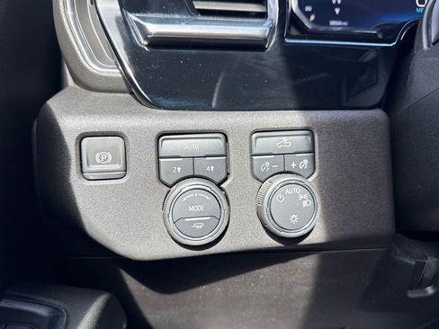 Used 2025 Chevrolet Silverado 1500 LT AWD/4WD image 22