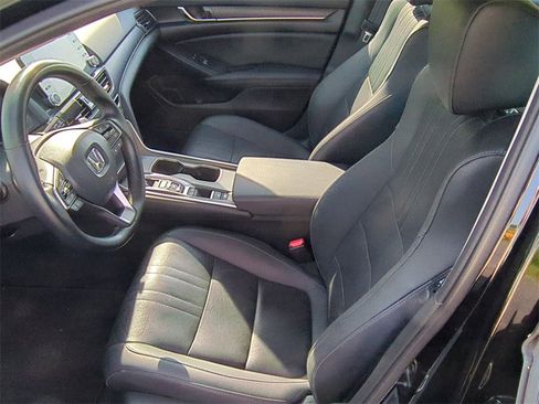 Used 2022 Honda Accord Touring image 14