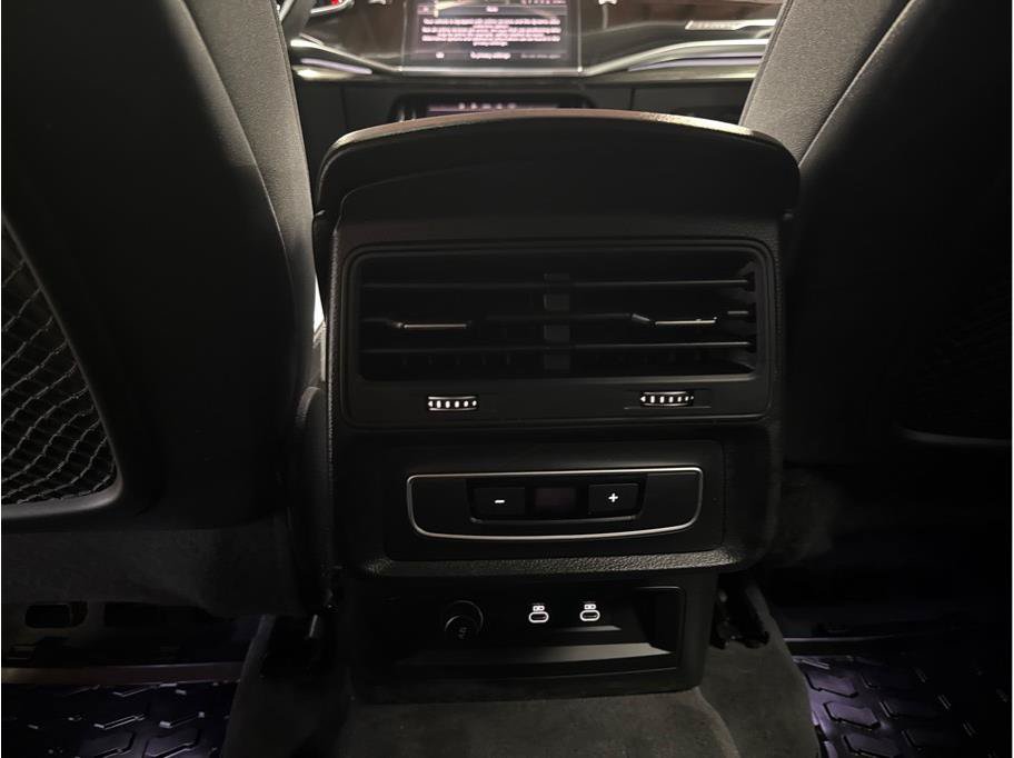 Used 2022 Audi Q7 3.0T Premium Plus w/ Premium Plus Package AWD/4WD image 6