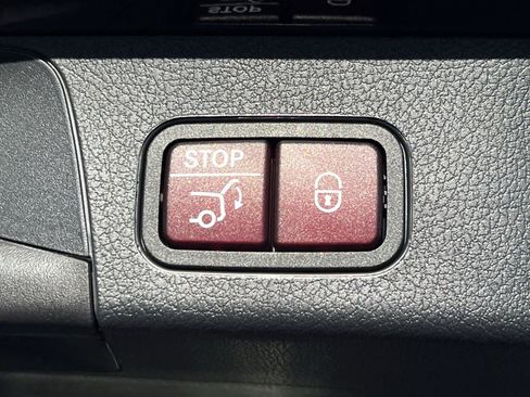 New 2026 Mercedes-Benz GLB 250 4MATIC image 25