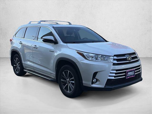 Used 2017 Toyota Highlander XLE AWD/4WD image 3
