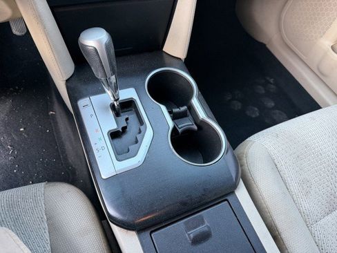 Used 2014 Toyota Camry LE image 15