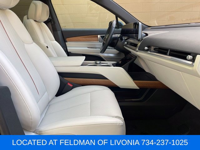Used 2026 Cadillac Vistiq Sport w/ LPO, Floor Liner Package AWD/4WD image 31