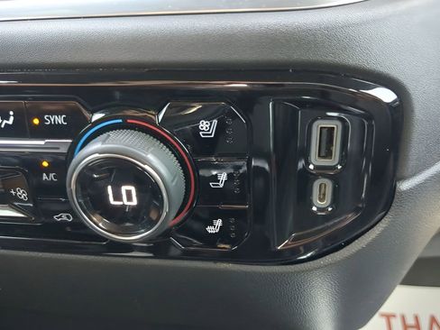 Used 2022 Chevrolet Silverado 1500 LTZ w/ LTZ Premium Package image 27