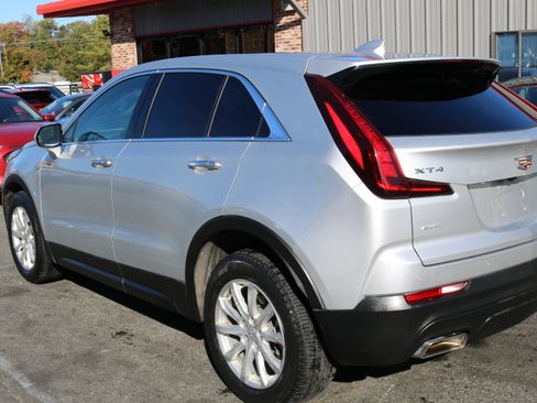 Used 2021 Cadillac XT4 Luxury w/ Cold Weather Package image 17
