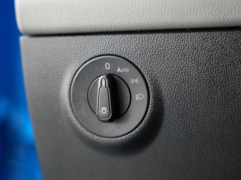 Used 2022 Volkswagen Taos SE image 46