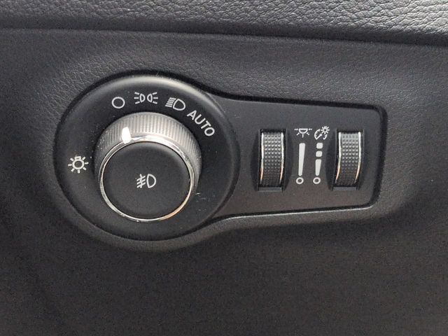 Used 2020 Jeep Compass Latitude FWD image 30