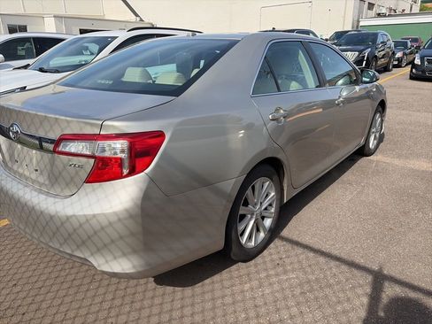 Used 2014 Toyota Camry XLE FWD image 4