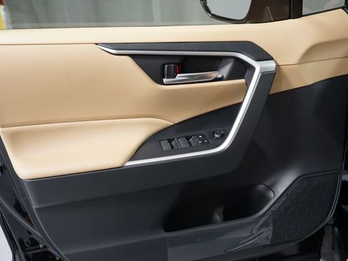 New 2025 Toyota RAV4 XLE image 29