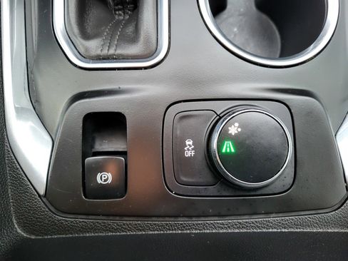 Used 2019 Chevrolet Traverse LS image 38