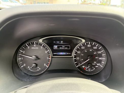 Used 2019 Nissan Pathfinder SL AWD/4WD image 35