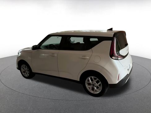 Used 2025 Kia Soul LX w/ LX Technology Package image 10