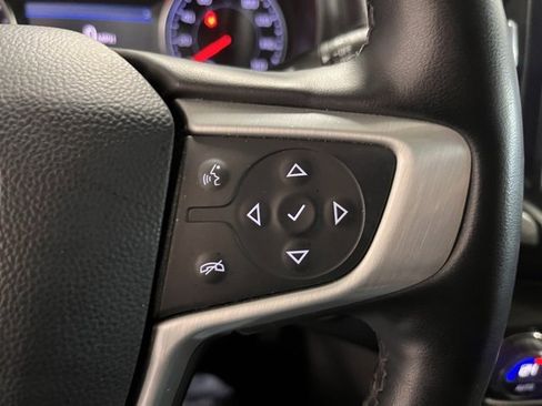 Used 2024 GMC Terrain SLT image 23