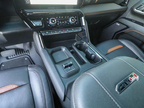 Used 2024 GMC Sierra 2500 AT4 w/ Technology Package image 20