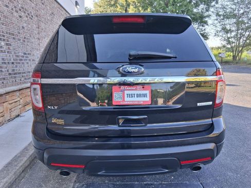 Used 2015 Ford Explorer XLT w/ Equipment Group 202B FWD image 4