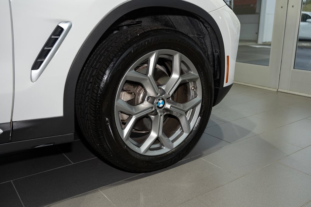 Used 2024 BMW X3 xDrive30i w/ Premium Package AWD/4WD image 4