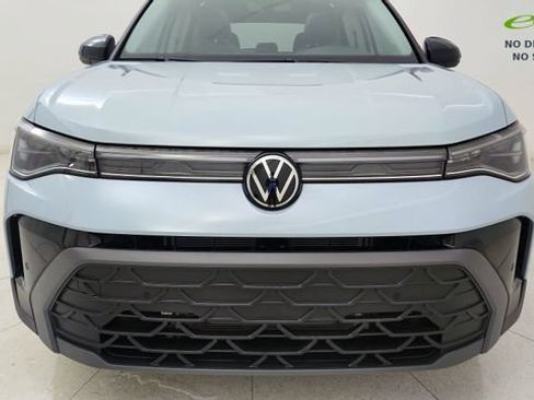 Used 2025 Volkswagen Taos SE AWD/4WD image 8