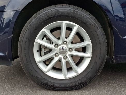Used 2015 Dodge Grand Caravan SXT w/ UConnect Hands-Free Group FWD image 8