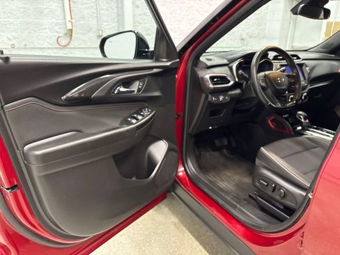 Used 2021 Chevrolet TrailBlazer RS w/ Convenience Package AWD/4WD image 13