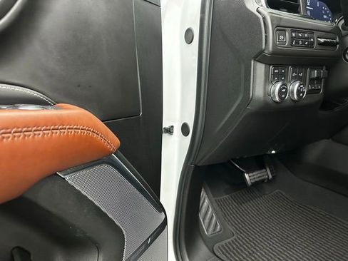 Used 2024 GMC Yukon XL Denali Ultimate image 34