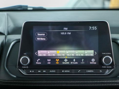 Used 2024 Nissan Rogue SV FWD image 19
