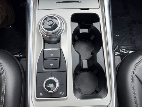 Used 2022 Ford Explorer XLT AWD/4WD image 22