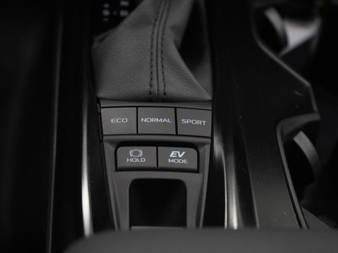 Used 2025 Toyota Camry SE image 21