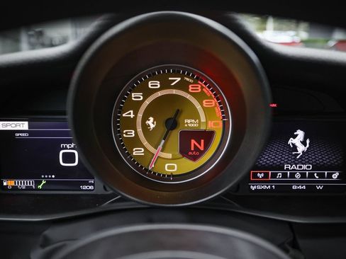 Used 2019 Ferrari 488 Pista Coupe RWD image 27