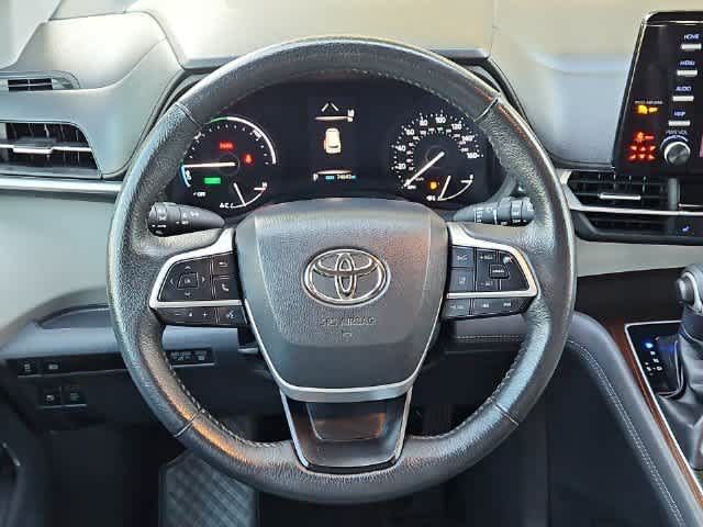 Used 2022 Toyota Sienna XLE FWD image 22