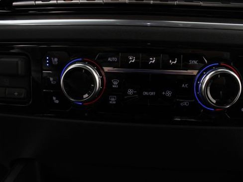 New 2026 GMC Sierra 1500 SLT image 7